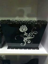 A câmera do vaso de flores que afastam aproximadamente 4 medidores para fazer a varredura dos códigos de barras invisíveis marcou cartões de jogo