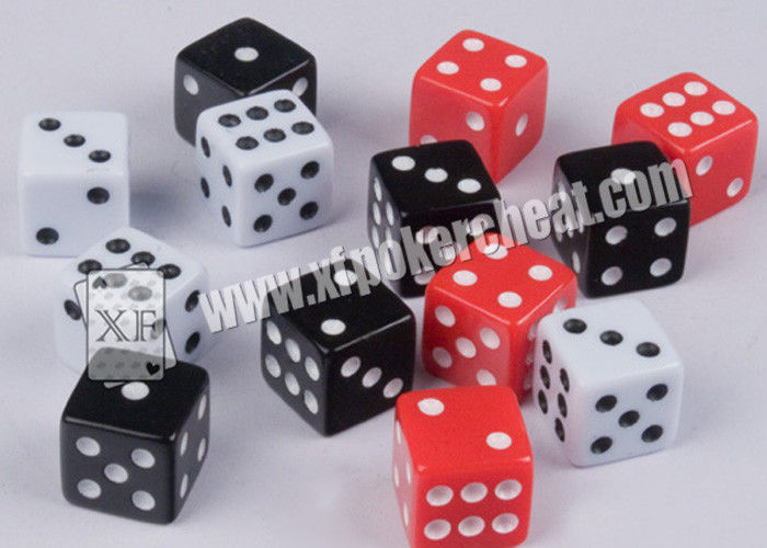 Dados de controle remoto mágicos ajustados dos dados do branco e da magia negra para dados Gamle